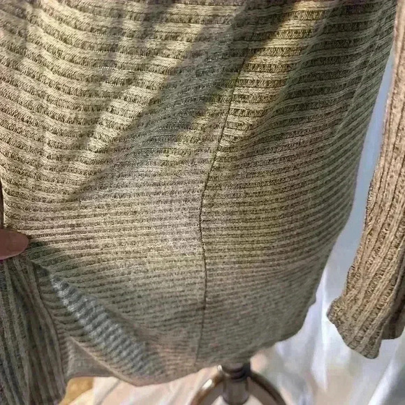 Banana Republic Grey Open Front Long Cardigan. Grey. Size XS. Long Sleeve. - Picture 4 of 8